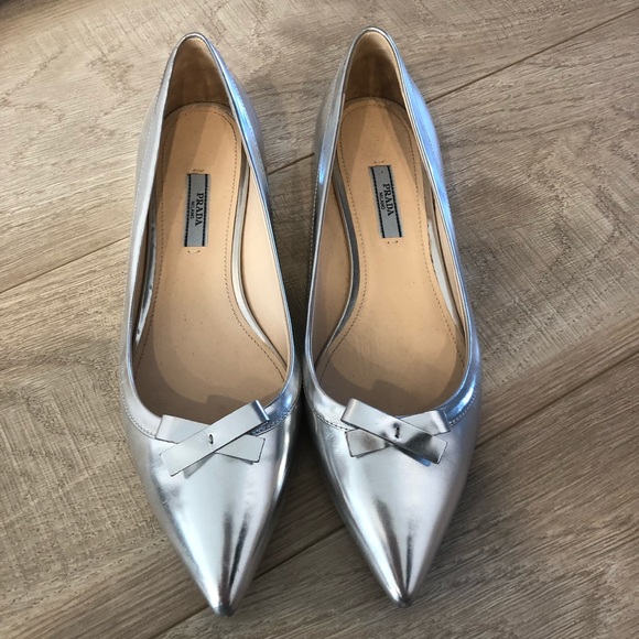 Prada size 39 silver flats - Picture 1 of 5